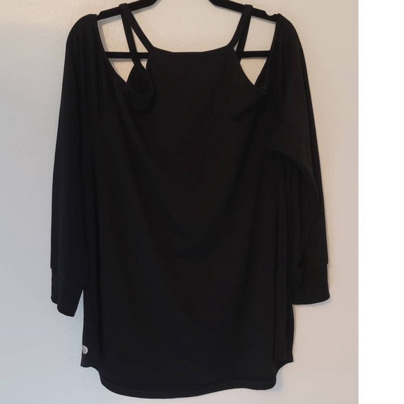 NWT! Torrid Active Size 3 CAN'T STOP BLACK COLD SHOULDER SWEATSHIRT - Picture 3 of 9